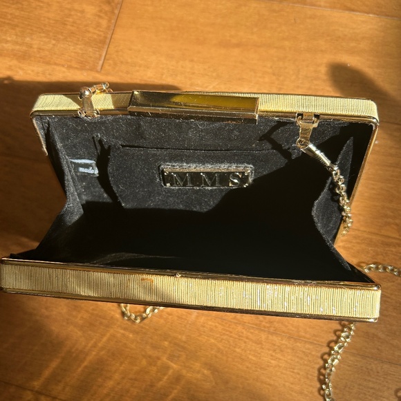 MMS Hard Clutch Gold Tone Hard Clutch with Removable Chain - Picture 6 of 7